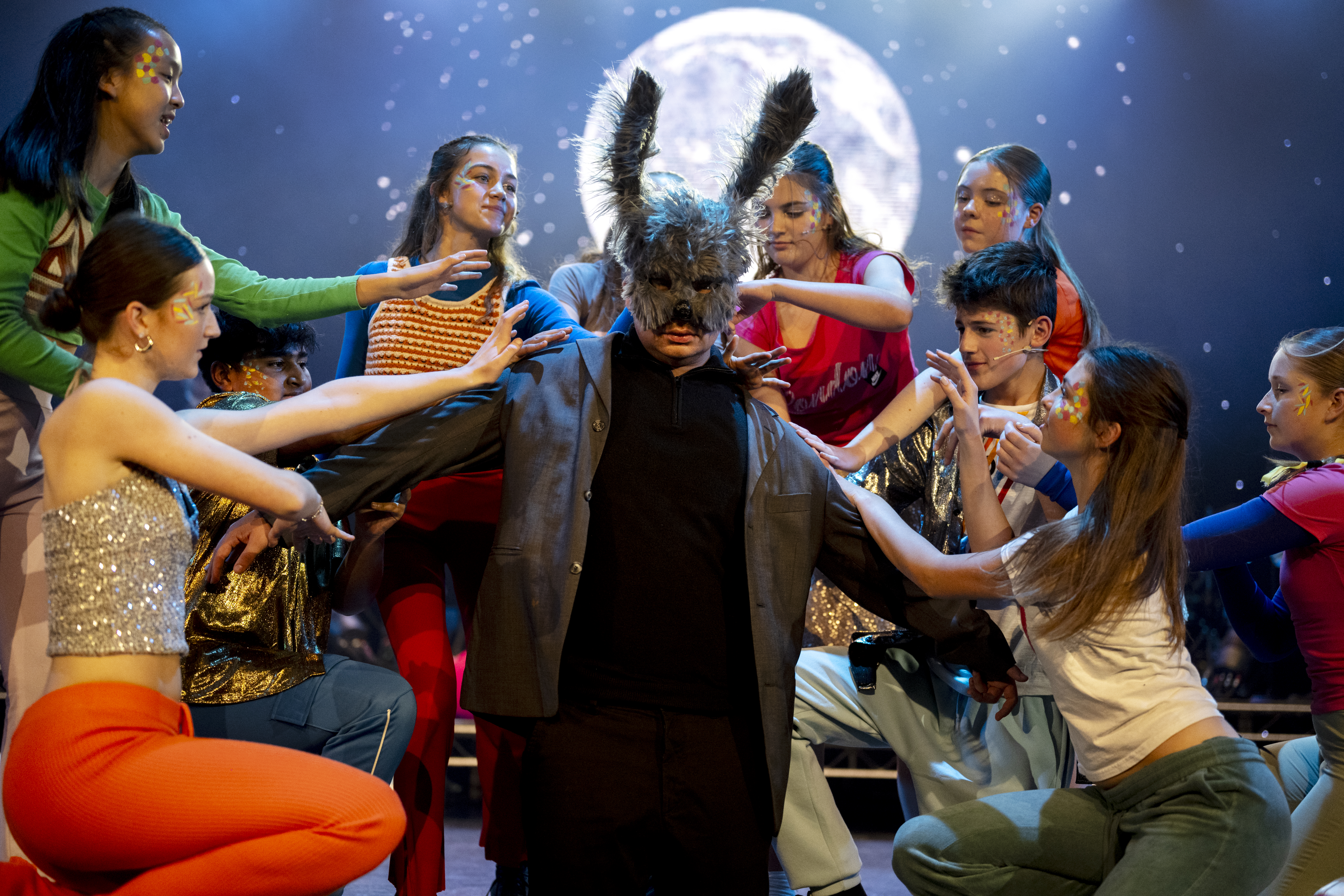 Rocco starring as Bottom in Midsummer Knights Dream Rocks in the New Theatre Royale